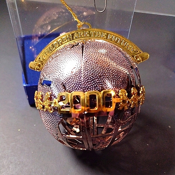 2000 Wallace Silversmiths Millennium Christmas Ornament Children Are The Future - Picture 2 of 8